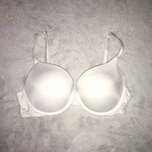 VS White push up bra